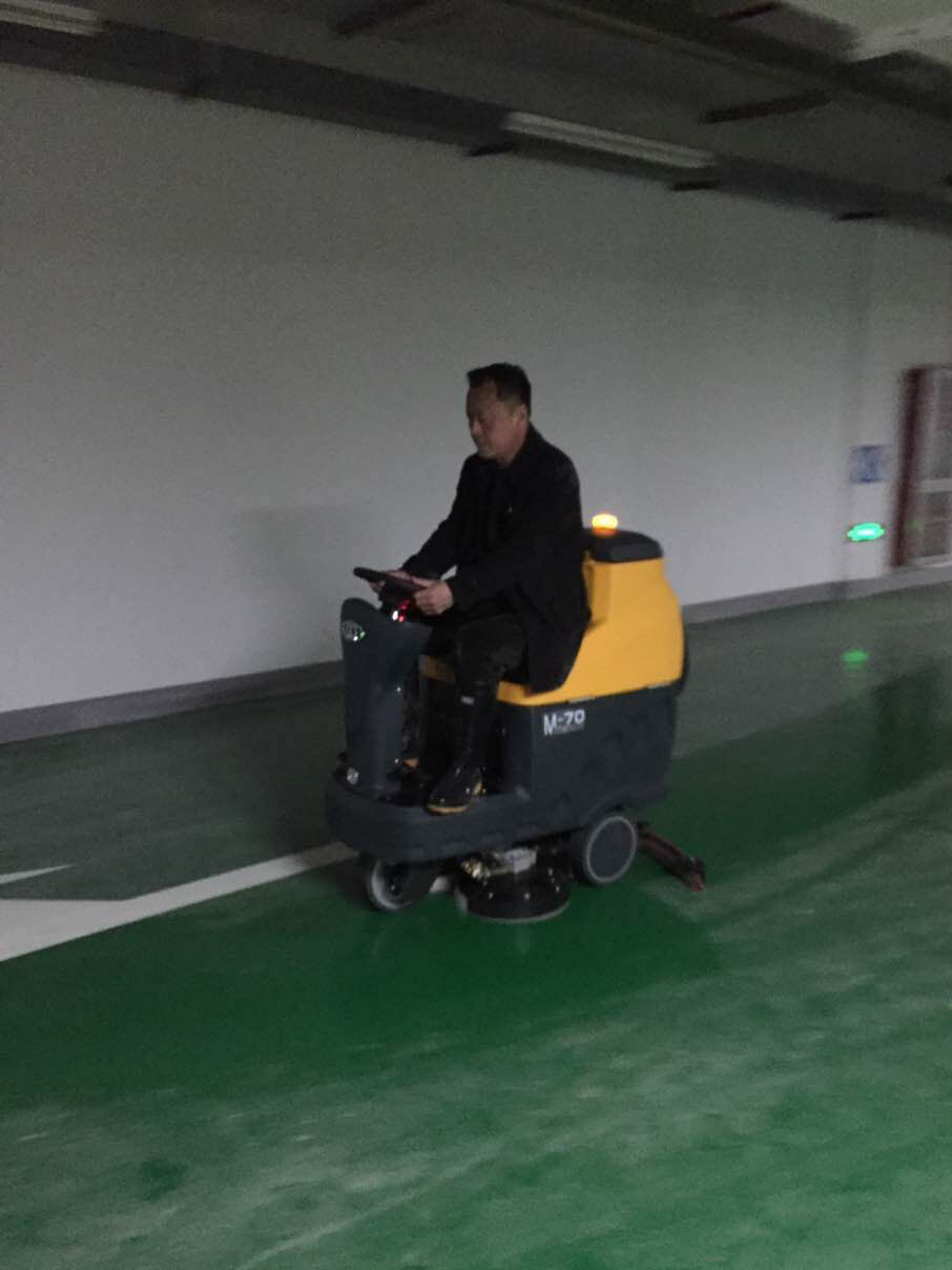 M70使用于小区地下停车场.jpg